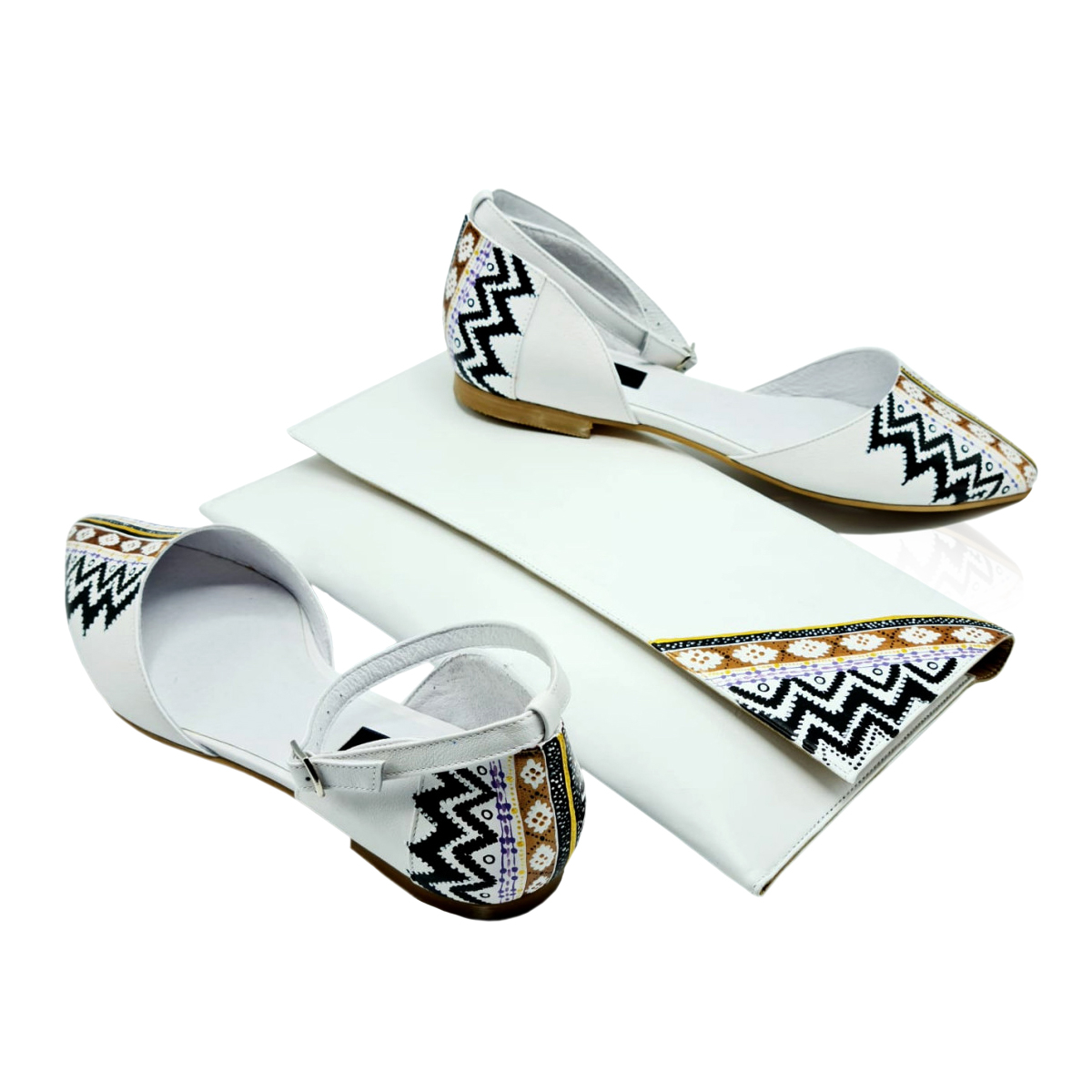 Balerini cu motive traditionale din piele naturala N107