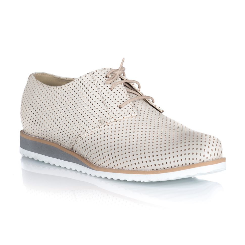 Pantofi cu talpa joasa, bej piele perforata V155