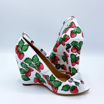 Pantofi piele pictati manual Strawberries D17