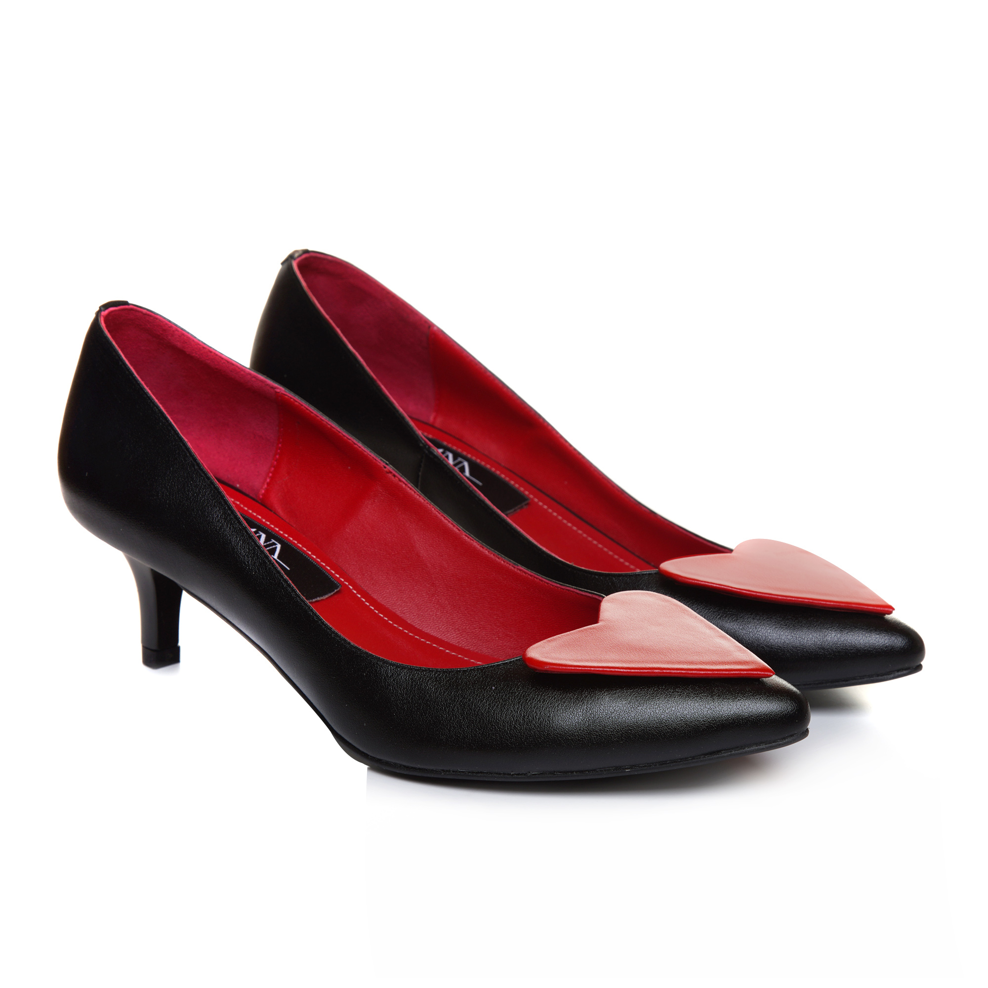 Stiletto negru la comanda Zora L10